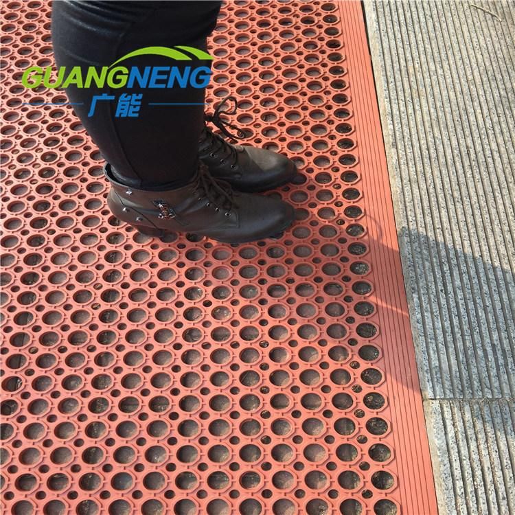 Qingdao Drainage Durable Garage Anti-Slip Rubber Flooring Matting Price