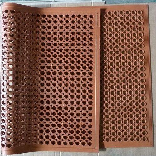 High Quality Drainage Hole Rubber Mat for Hotel