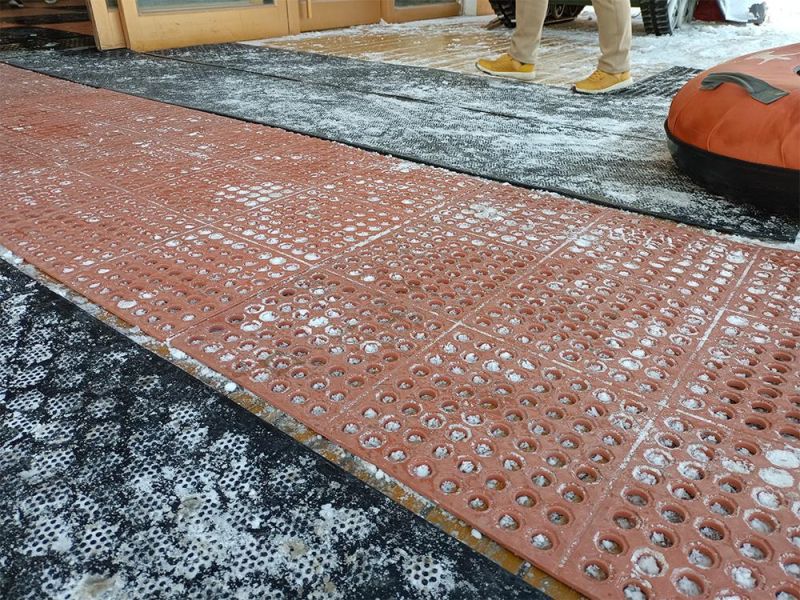 5% Discount Rubber Safety Interlocking Mat for Ski Resort