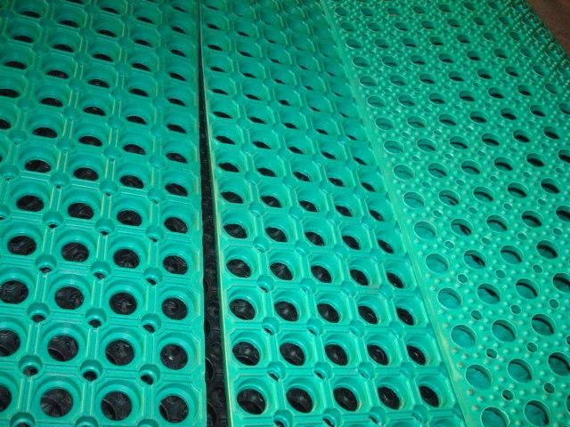 Drainage Anti-Fatigue Mat Kindergarten Rubber Mat Agriculture Animal Rubber Matting
