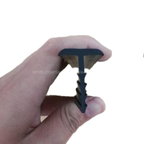 Manufacturer of Bus Door Seal EPDM Rubber Extrusions