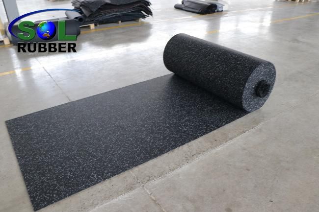 Reduce Shock Convenient Installation Gym Mat Poured Rubber Flooring
