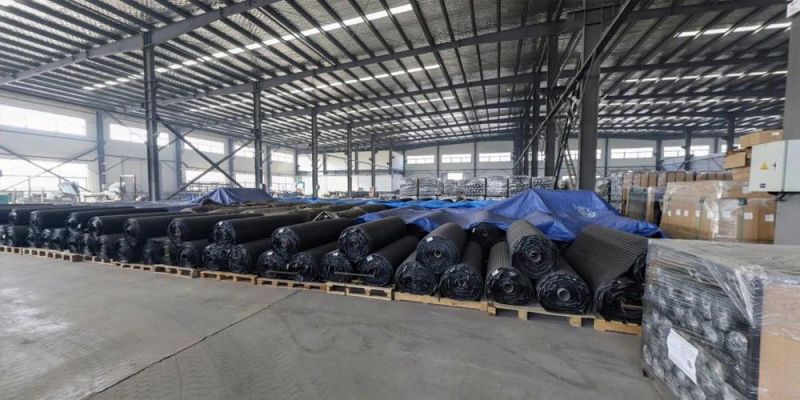 Good Quality Perforated Rubber Deck Drainage Mats with Holes Impa 511071