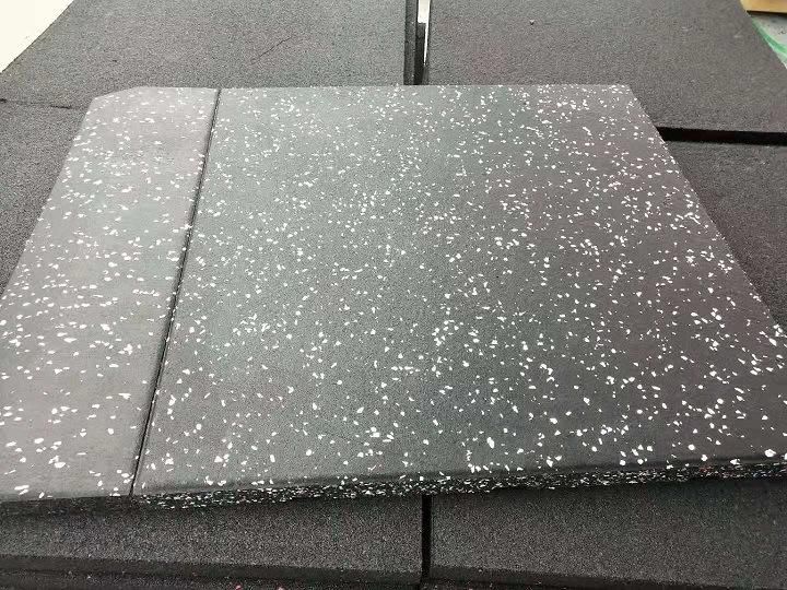 Insulationtile Gym Tile with High Wear Resistance and Impact Resistance Size 500*500mm 1m*1m