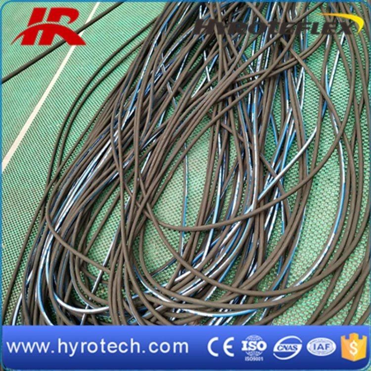 NBR Rubber Smooth Surface Hydraulic Hose R2at/2sn