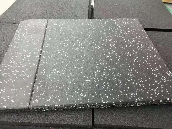Wholesale Insulation Gym Floor/Tile with High Wear Resistance and Impact Resistance Size 500*500mm 1m*1m