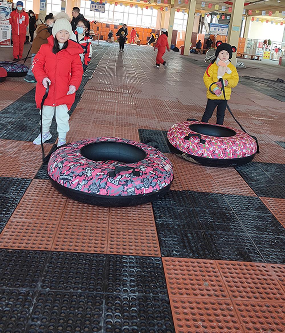 5% Discount Rubber Safety Interlocking Mat for Ski Resort