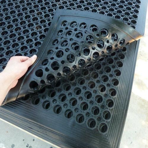 High Quality Drainage Hole Rubber Mat for Hotel