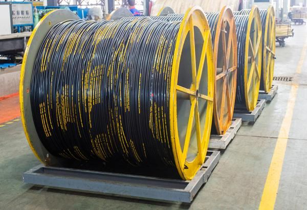 China Steel Wire Braided and Spiral Hydraulic Hose for Press Machine