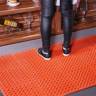 2020 Industrial Anti Fatigue Rubber Hole Mat in Kitchen