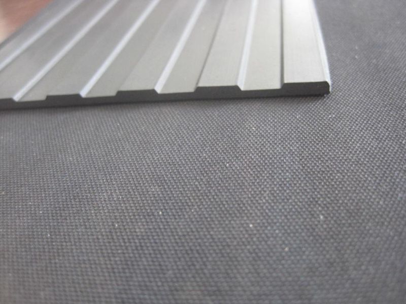 Broad Ribbed Rubber Non Slip Matting Rolls Wide Corrugated Sheet