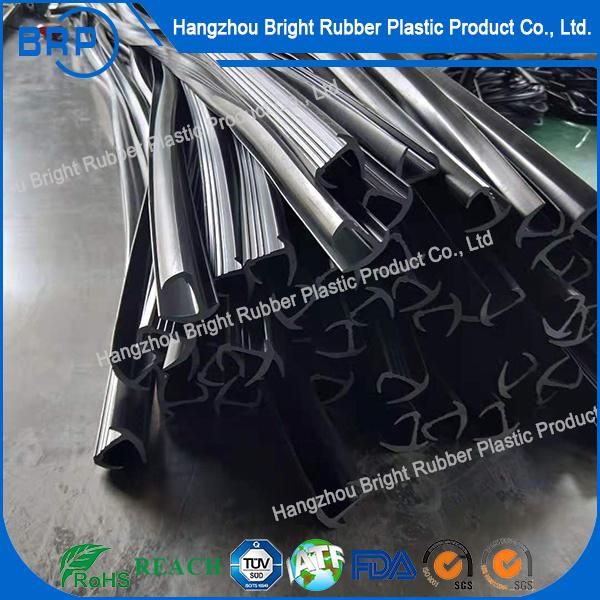 China Factory Custom Rubber Extruded Parts with 25years Experience