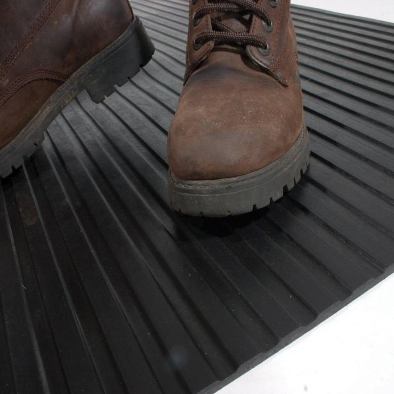 Anti-Slip Wide Ribbed Rubber Floor Mat for Airport