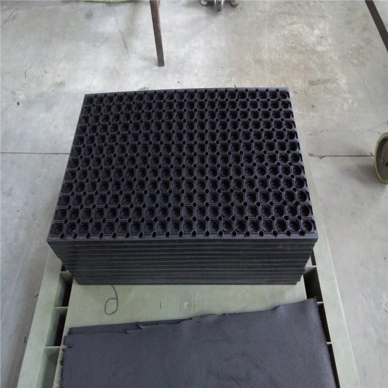 630*420*13mm Anti-Slip Outdoor Drainage Grass Rubber Mat